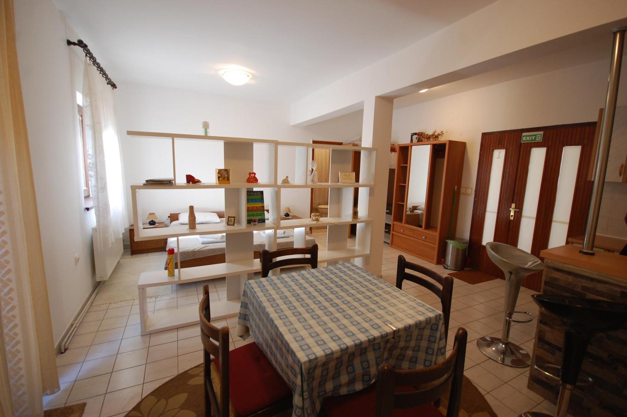 Apartments Snjezana By El-Pi Tours Njivice Eksteriør bilde