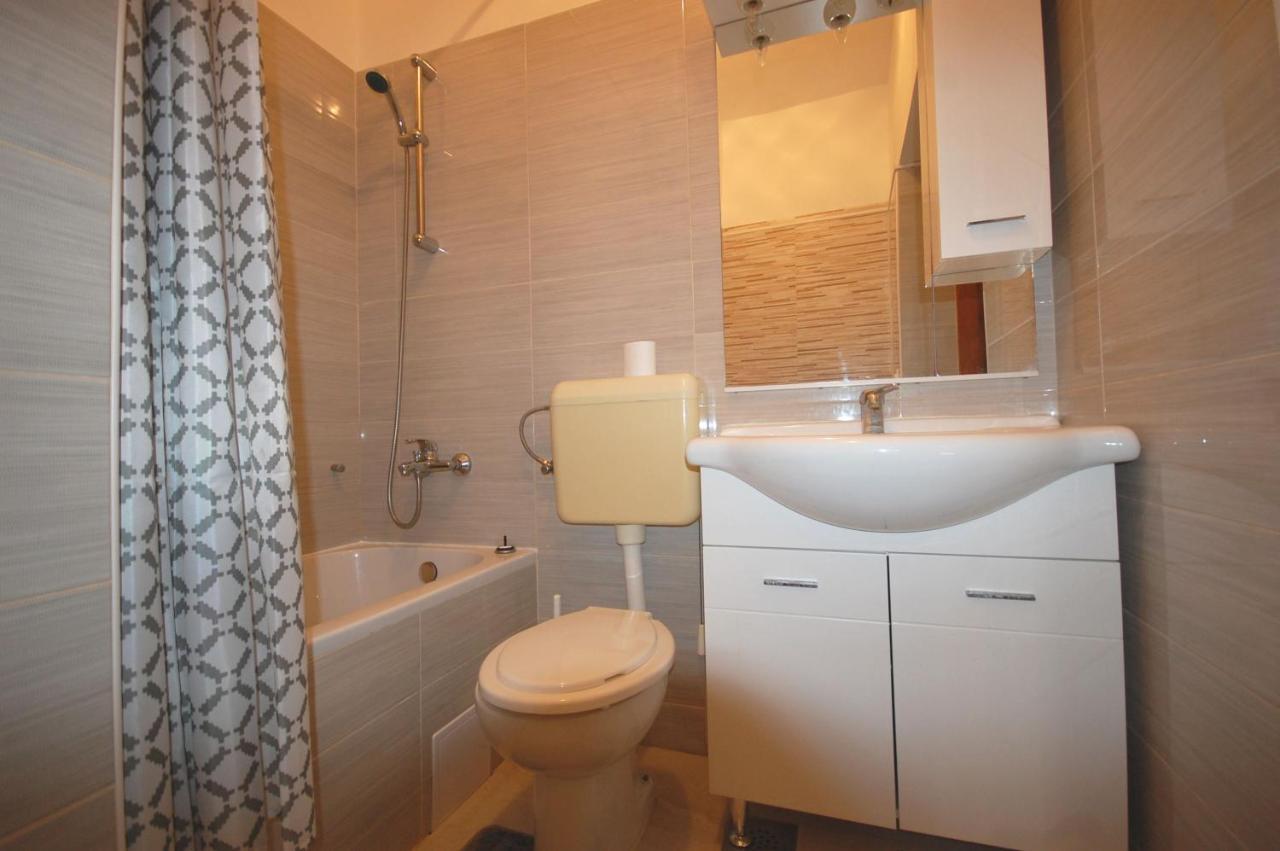 Apartments Snjezana By El-Pi Tours Njivice Eksteriør bilde