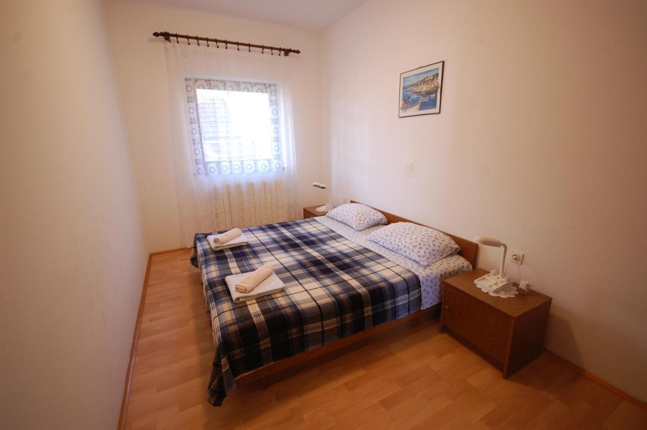 Apartments Snjezana By El-Pi Tours Njivice Eksteriør bilde
