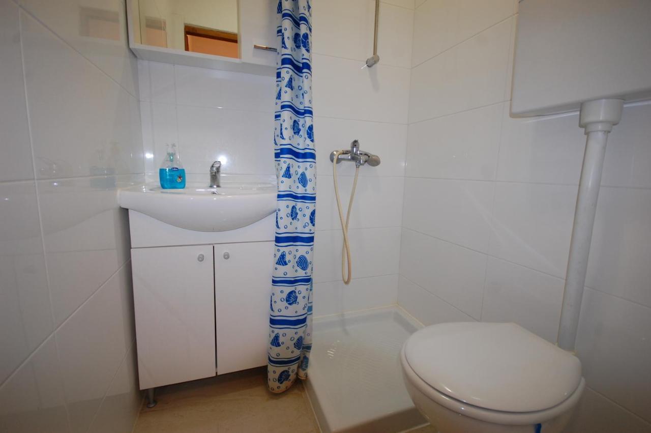 Apartments Snjezana By El-Pi Tours Njivice Eksteriør bilde