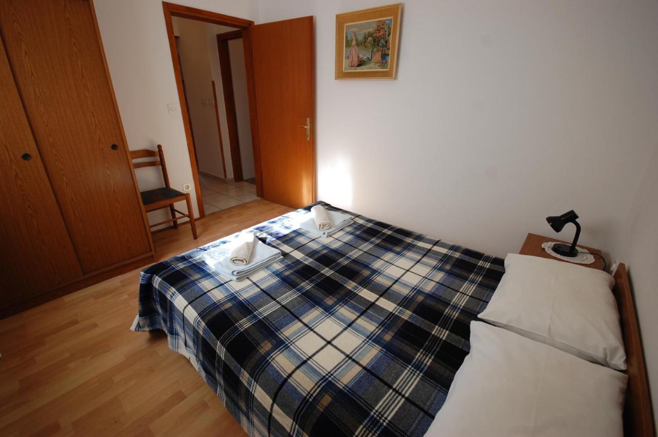 Apartments Snjezana By El-Pi Tours Njivice Eksteriør bilde