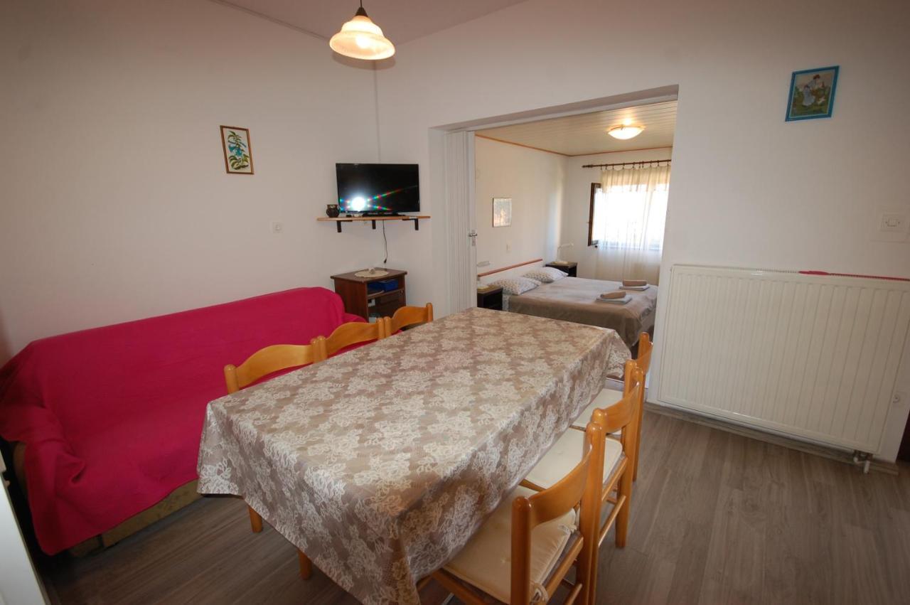 Apartments Snjezana By El-Pi Tours Njivice Eksteriør bilde