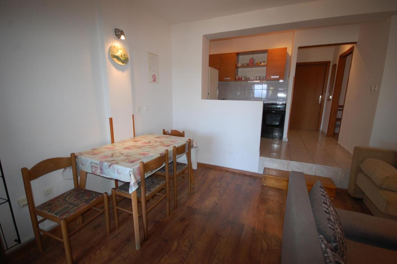 Apartments Snjezana By El-Pi Tours Njivice Eksteriør bilde