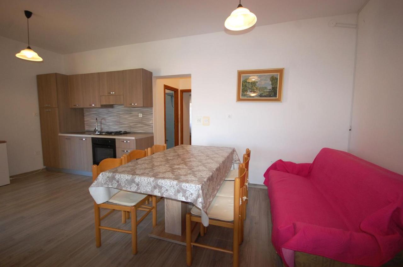 Apartments Snjezana By El-Pi Tours Njivice Eksteriør bilde