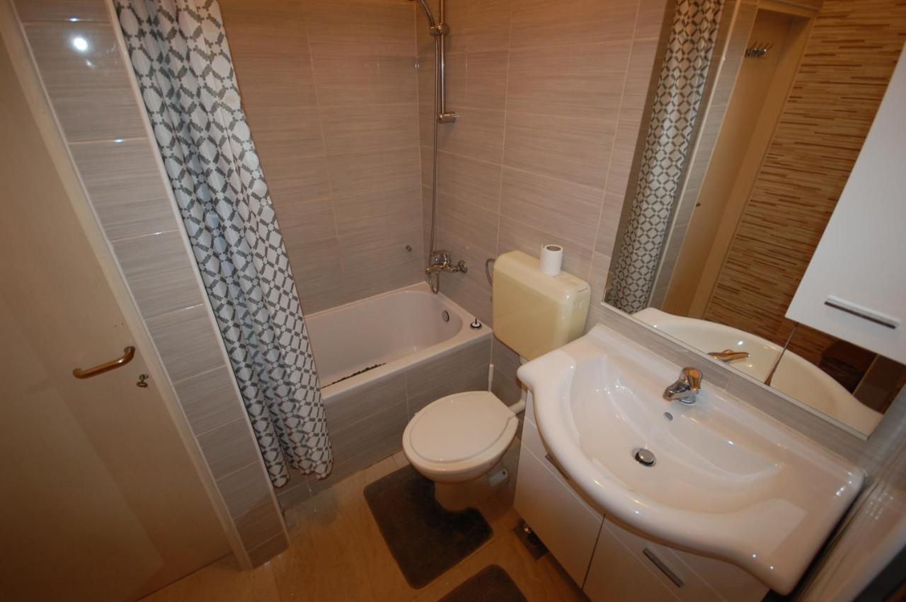 Apartments Snjezana By El-Pi Tours Njivice Eksteriør bilde