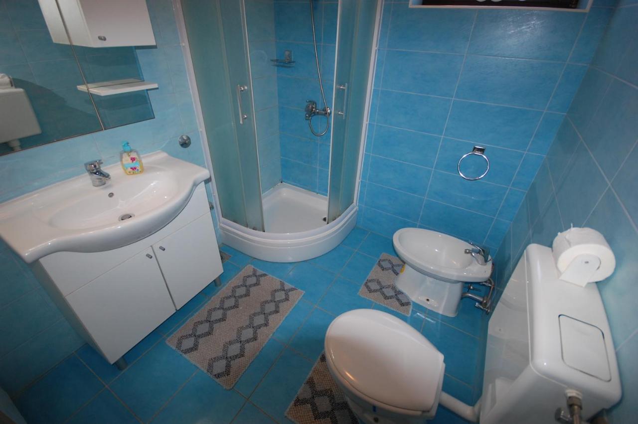 Apartments Snjezana By El-Pi Tours Njivice Eksteriør bilde